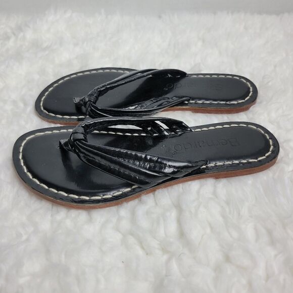 Bernardo Miami Women's Size 6 Black Leather Sandals Shoes - Picture 3 of 9